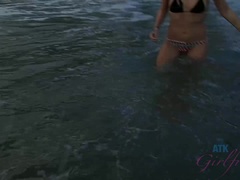Amateur, Bikini, Mamada, Morena, Despelote, Novia, Público, Calcetines