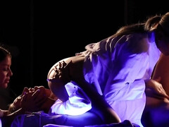 デカパイ, 茶髪の, 指いじり, Hd, なめる, 淫乱熟女, オマンコ, 三人