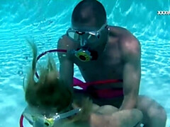 Samantha Cruz's public scene by Underwater Show