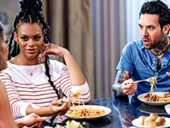 Большая жопа, Большие сиськи, Черные, Минет, Собачьи, Межрасовый секс, Милф, Втроем