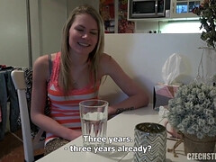 18 ans, Amateur, Gros seins, Blonde, Éjaculation interne, Faciale, Le plan cul à quatre, Hard