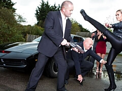 Culo grande, Tetas grandes, Rubia, Besar, Masturbación, Afeitado, Estriptis, Tetas