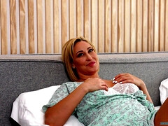 Rubia, Tetona, Madura, Corridas, Lamidas, Mamá, Orgasmo, Bajo la falda