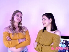 Grosse titten, Blondine, Fingern, Selbstgemacht, Lesbisch, Natürlichen titten, Pov, Taboo