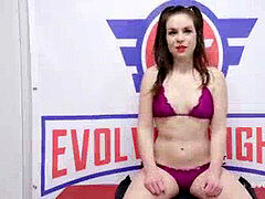 Брюнетки, Лесбиянка, Крошечные, Реалити, Страпон, Тату