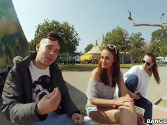 Gros seins, Sucer une bite, Brunette brune, Tir de sperme, Branlette thaïlandaise, Hd, De plein air, Chatte