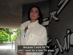 18 jaar, Grote mammen, Diep in de keel, Hondjeshouding, Orgasme, Realiteit, Spaans, Tiener