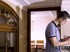 Bruinharig, Harig, Hd, Rijpe lesbienne, Kut duiken, Russisch, Hangende tieten, Stiefmoeder