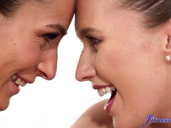 Cunnilingus, Lamer culo, Cuarto de baño, Tetas grandes, Gimnasio, Lamidas, Tetas naturales, Coño