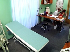 Минет, Брюнетки, Доктор, Собачьи, Сперма на лице, Лизание, Натуральные сиськи, Киски