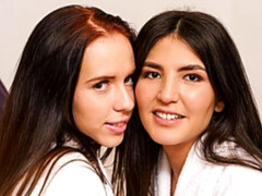 茶髪の, キス, なめる, オナニー, オマンコ, 剃毛, ストリッピング, ティーン