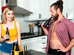 Grosser arsch, Grosser schwanz, Grosse titten, Blondine, Blasen, Hundestellung, Küche, Jungendliche (18+)