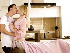 Verga grande, Rubia, Mamada, Novio, Acercamiento, Pajear, Orgasmo, Tatuaje