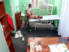 素人, ブロンド, 医者, 指いじり, ジム, オフィス, オマンコ, ユニフォーム