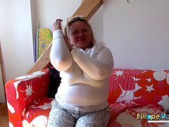 Grote mammen, Oudere vrouw, Omie, Reusachtig, Rijpe lesbienne, Moeder die ik wil neuken, Moeder, Alleen