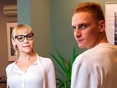 Grosser arsch, Blasen, Hundestellung, Handjob, Milf, Natürlichen titten, Schuhe, Strümpfe