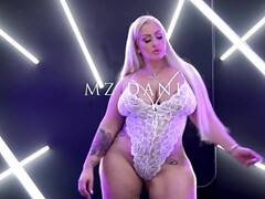 Grosse titten, Blasen, Vollbusig, Interrassisch, Milf, Muschi, Jungendliche (18+), Titten