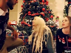 Большая жопа, Минет, Брюнетки, Грудастые, Секс без цензуры, Милф, Натуральные сиськи, Втроем