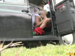 Leie, Auto, Dildo, Frau frau mann, Lecken, Pov, Flotter dreier, Spielzeuge