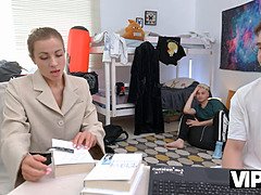 アナル, ブロンド, 淫乱熟女, 3p男男女, ロシア人, 剃毛, 教師, オッパイの