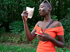 Africain, Grosse bite, Noire, Sucer une bite, De plein air, Public