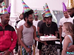 18, ブロンド, フェラチオ, イマラチオ, 異人種間, 小柄, コキ, フェラする