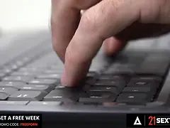 イく瞬間, 足, フェティッシュ, 足フェチ, Hd, なめる, 小柄, 叫ぶ