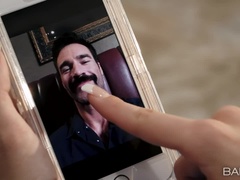 Amerikanisch, Arsch, Blasen, Braunhaarige, Paar, Aufs gesicht abspritzen, Behaart, Natürlichen titten