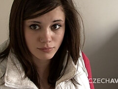 Amateur, Sucer une bite, Brunette brune, Branlette thaïlandaise, Fait maison, Pov, Rasée, Adolescente