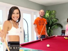 Sucer une bite, Brunette brune, Groupe, Hard, Hd, Adolescente