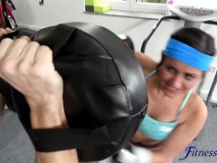 Enthousiasteling, Kont, Pijpbeurt, Sperma in gezicht, Handbeurt, Likken, Natuurlijke tieten, Kut duiken