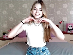 Tiny webcam girl - Babe