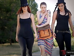 Grote kont, Grote mammen, Dominatie, Vingeren, Lesbisch, Likken, Kut duiken, Geschoren