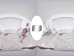 Tridimensionnel, Adolescente