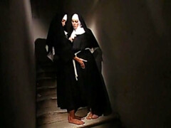 Enthousiasteling, Anaal, Kont, Pijpbeurt, Dubbele penetratie, Sperma in gezicht, Groepseks, Uniformpje