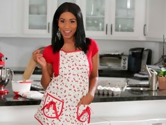 Lécher le cul, Gros cul, Noire, En levrette, Noir ébène, Branlette thaïlandaise, Cuisine, Mère que j'aimerais baiser