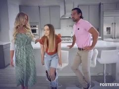 Grosse titten, Blondine, Riesig, Muschi, Jungendliche (18+), Flotter dreier, Titten, Zug