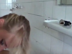 Enthousiasteling, Blond, Hardcore, Openbaar