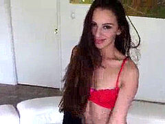 Sucer une bite, Brunette brune, Tir de sperme, Fait maison, Tabou, Adolescente