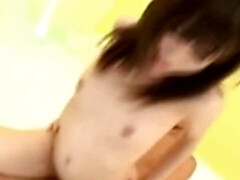 18 ans, Sucer une bite, Hard, Japonaise, Chatte, Adolescente, Plan cul à trois, Nénés