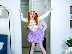 Chambre à dormir, Gros cul, Grosse bite, En levrette, Pigtail, Rousse roux, Adolescente, Nénés