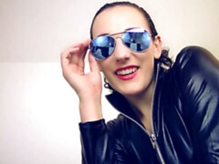 Pijpbeurt, Bruinharig, Latex, Masturbatie, Mager, Alleen, Tiener, Tieten likken