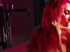 Gros seins, Sucer une bite, Hard, Douche, Nénés