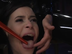 Bondage domination sadisme masochisme, Gode, Electricité, Femme dominatrice, Pénétrer avec le poing, Français, Lesbienne, Punition