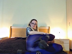 Weibliche domination, Fetisch, Fußfetisch, Absätze, Milf, Strumpfhose, Pov, Erotischer film