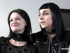 Unterwerfungen mit Fesselung und Gerte bei SM-Spielen - Dildos/toys and spanking lesbian femdom fetish